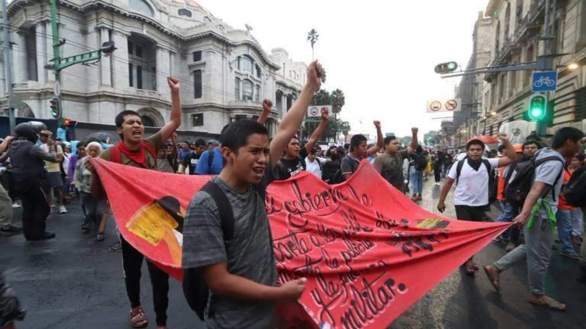 Marcha 2 de octubre con saldo blanco